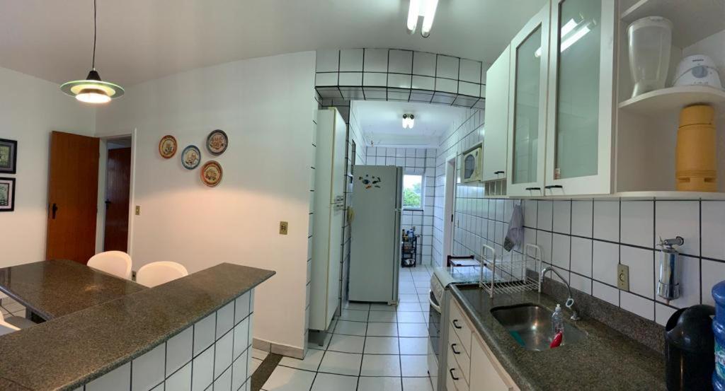 Apartamento Pe Na Areia E Aguas Tranquilas No Centro De Guarapari Extérieur photo