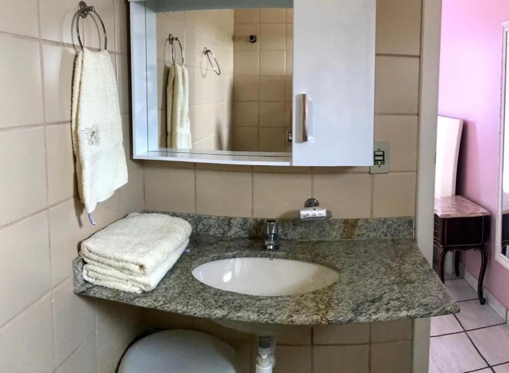 Apartamento Pe Na Areia E Aguas Tranquilas No Centro De Guarapari Extérieur photo